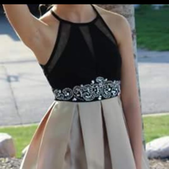 Gold and Black Homecoming Halter Dress Size 1/2 with Silver Jewels and Pockets - Picture 9 of 9